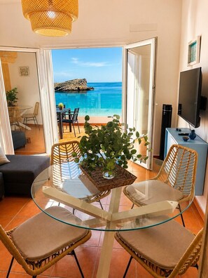 Interior - New pics! Renewed beach home.  Jun26 releases home. He brushes the sea with his fingers. (Menorca, España)