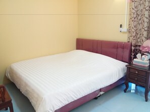 Standard Double Room | Desk, blackout curtains, rollaway beds, free WiFi - Yen at Phayayen (Pak Chong)