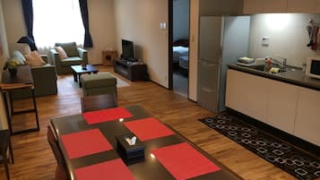 Royal Suite | Living area | Flat-screen TV