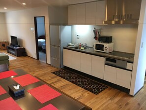 Royal Suite | Living area | Flat-screen TV - Hakuba Grand Apartments (Hakuba)