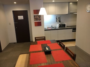Appartement (2 Bed Room) | Coin séjour | Télévision à écran plat