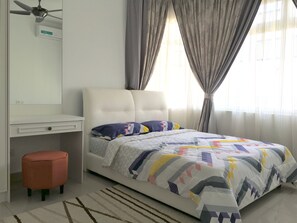 3 bedrooms, iron/ironing board, free WiFi - Glamora Putrajaya Homestay (Putrajaya)