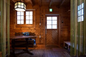 Basic-Ferienhütte | Wohnbereich