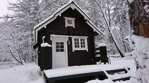 Basic-hytte | 2 soveværelser, gratis Wi-Fi, sengetøj