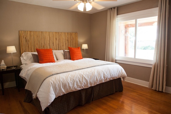 4 habitaciones, escritorio, tabla de planchar con plancha y wifi gratis