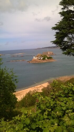 House in Breton village between land and sea