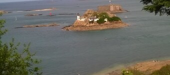 House in Breton village between land and sea