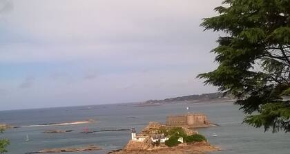 House in Breton village between land and sea
