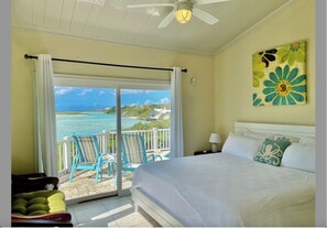 2 quartos, escrivaninha, ferros/tábuas de passar roupa