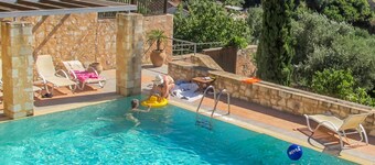 Athina - Apokoron Villa with Large Private Pool and Great Views