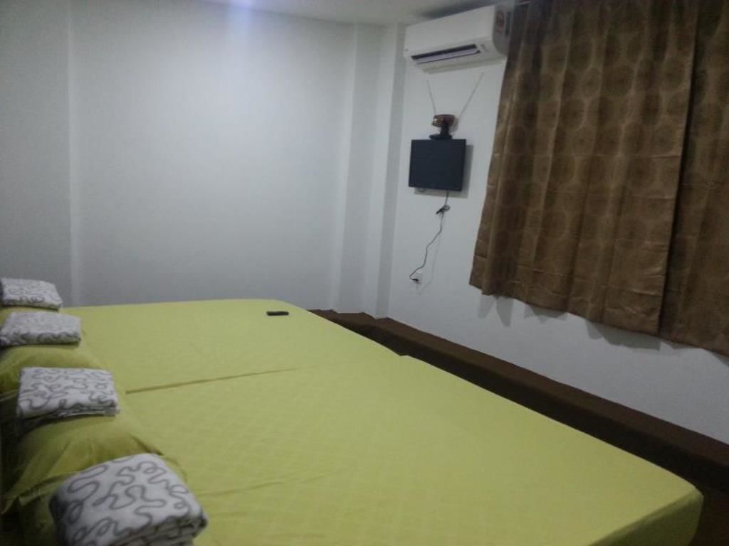 Camera familiare | Una scrivania, insonorizzazione, ferro/asse da stiro, Wi-Fi gratuito