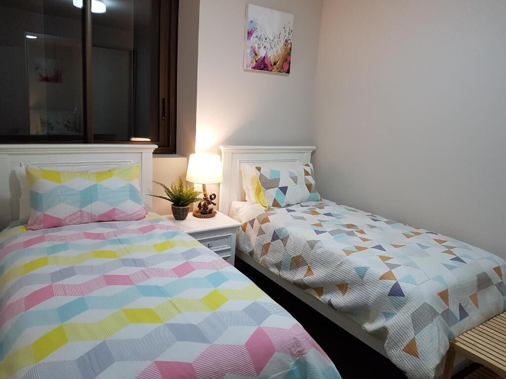 1 bedroom, premium bedding, desk, soundproofing