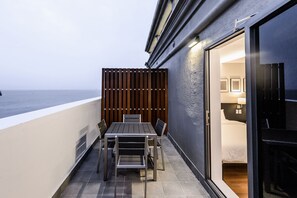 Outdoor dining - Hostel Hyggelig (Busan)
