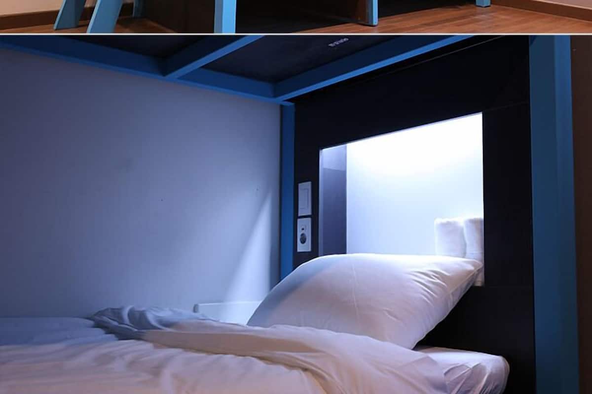 Premium bedding, free WiFi