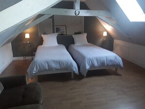 4 Schlafzimmer, Bügeleisen/Bügelbrett, WLAN, Bettwäsche