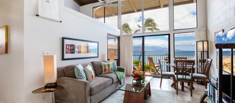 Maui beachfront, steps to the sand!*Hono Kai C1*