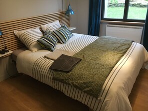 3 chambres, fer et planche à repasser, lits bébé, Wi-Fi gratuit