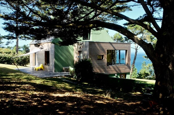 Exterior - Kerpilu, listed *** house in a magical place facing the sea, along the GR34. (Plouguerneau)