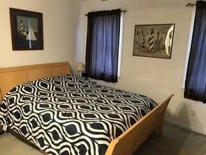2 bedrooms, desk, iron/ironing board, free WiFi