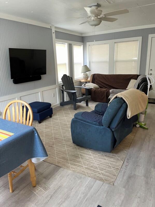 Televisión y reproductor de DVD 