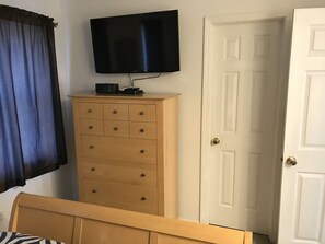 2 chambres, bureau, fer et planche à repasser, Wi-Fi gratuit