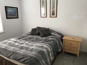 2 Schlafzimmer, Schreibtisch, Bügeleisen/Bügelbrett, kostenloses WLAN