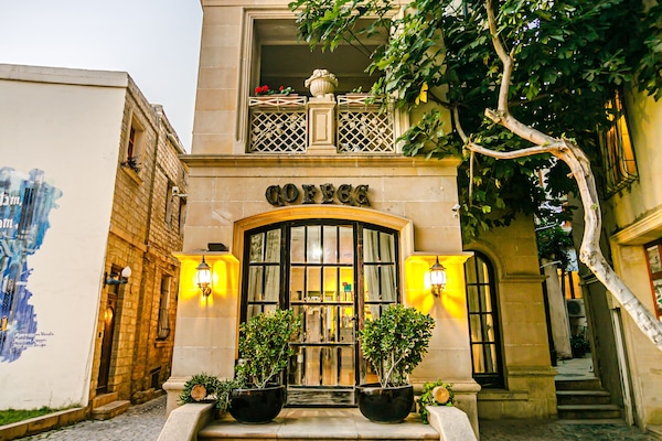 Façade de l’hébergement - soirée/nuit