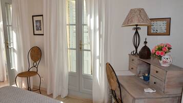 2 chambres, fer et planche Ă repasser, accĂšs Internet, draps fournis