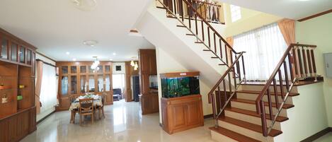 3 bedrooms, rollaway beds, free WiFi