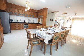 3-Bedrooms Private Pool Villa  | In-room dining