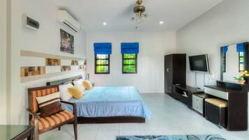 1 bedroom, in-room safe, desk, iron/ironing board