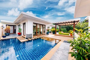 Outdoor pool - 5 Bedroom Beach Front Villa Bang Po SDV145 By Samui Dream Villas (Koh Samui)