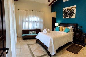 4 quartos, cofres nos quartos, berço de viagem, Wi-Fi de cortesia