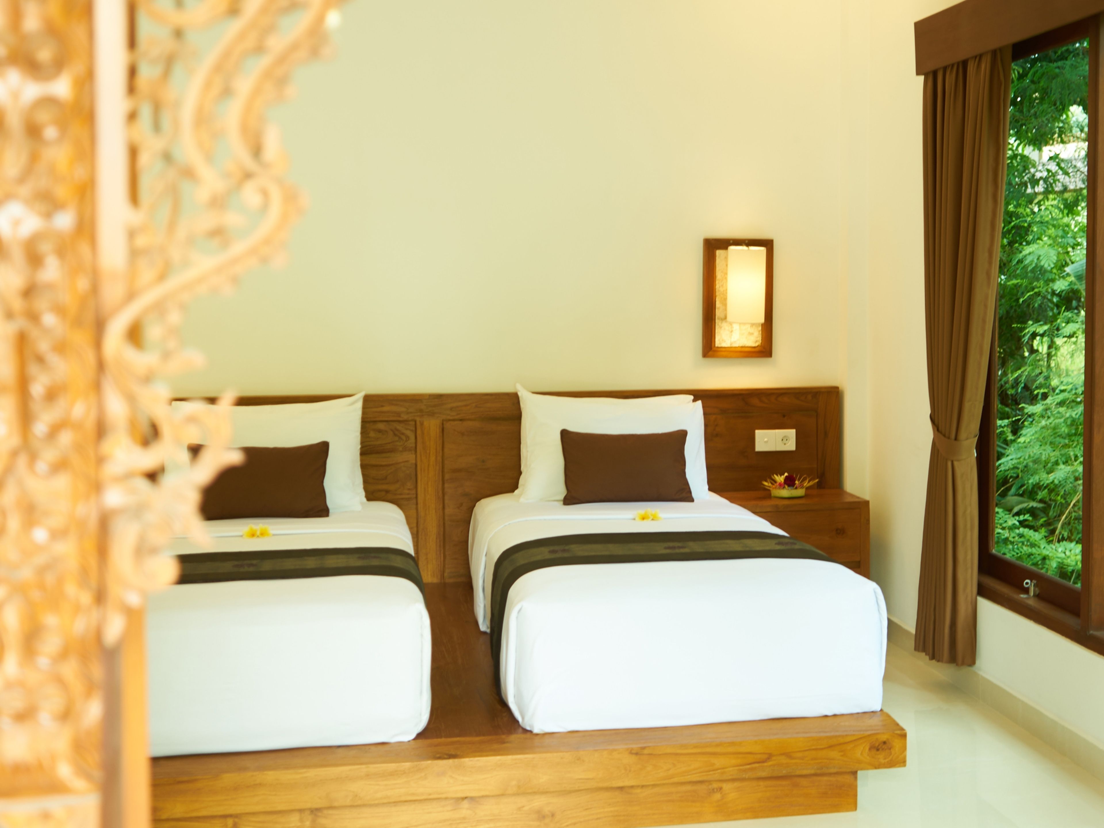 Deluxe Twin Room | In-room safe, desk, soundproofing, rollaway beds