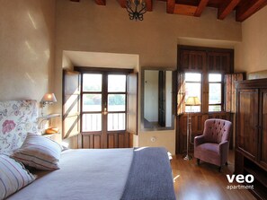 4 slaapkamers, een strijkplank/strijkijzer, wifi, beddengoed