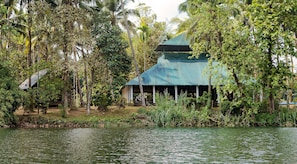 Property entrance - Amritara Riverside Luxury Tents (Kothamangalam)