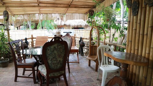 Kianna Inn and Restobar