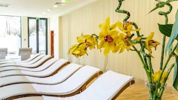 Sauna, steam room, Turkish bath/hammam, facials, reflexology