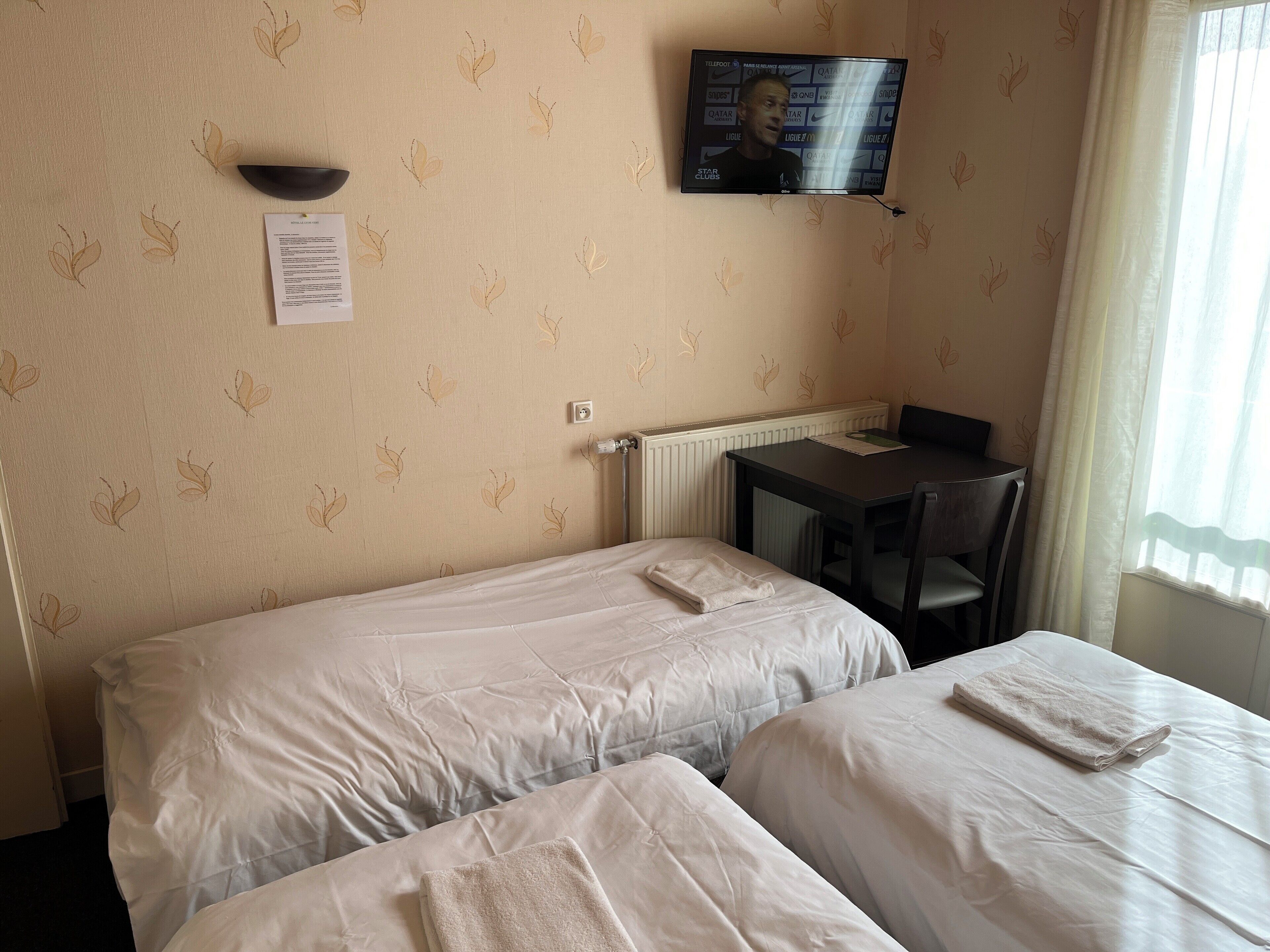 triple room, 3 single beds | desk, laptop workspace, iron/ironing board, free cots/infant beds