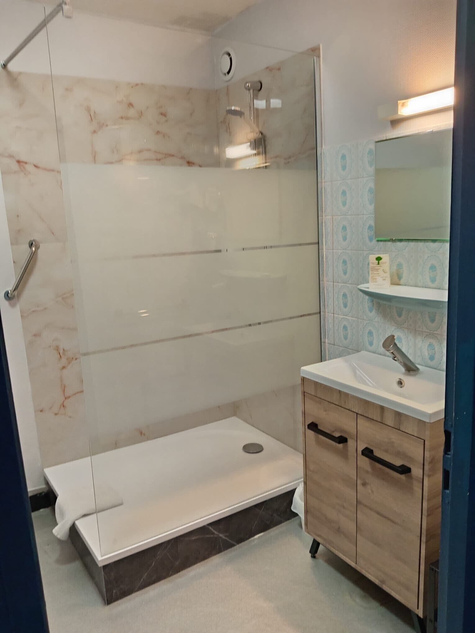 Foto - Hôtel Le Lyon Vert Commentry