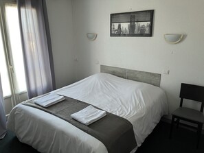 Double Room, 1 Queen Bed | Desk, laptop workspace, iron/ironing board, free cribs/infant beds