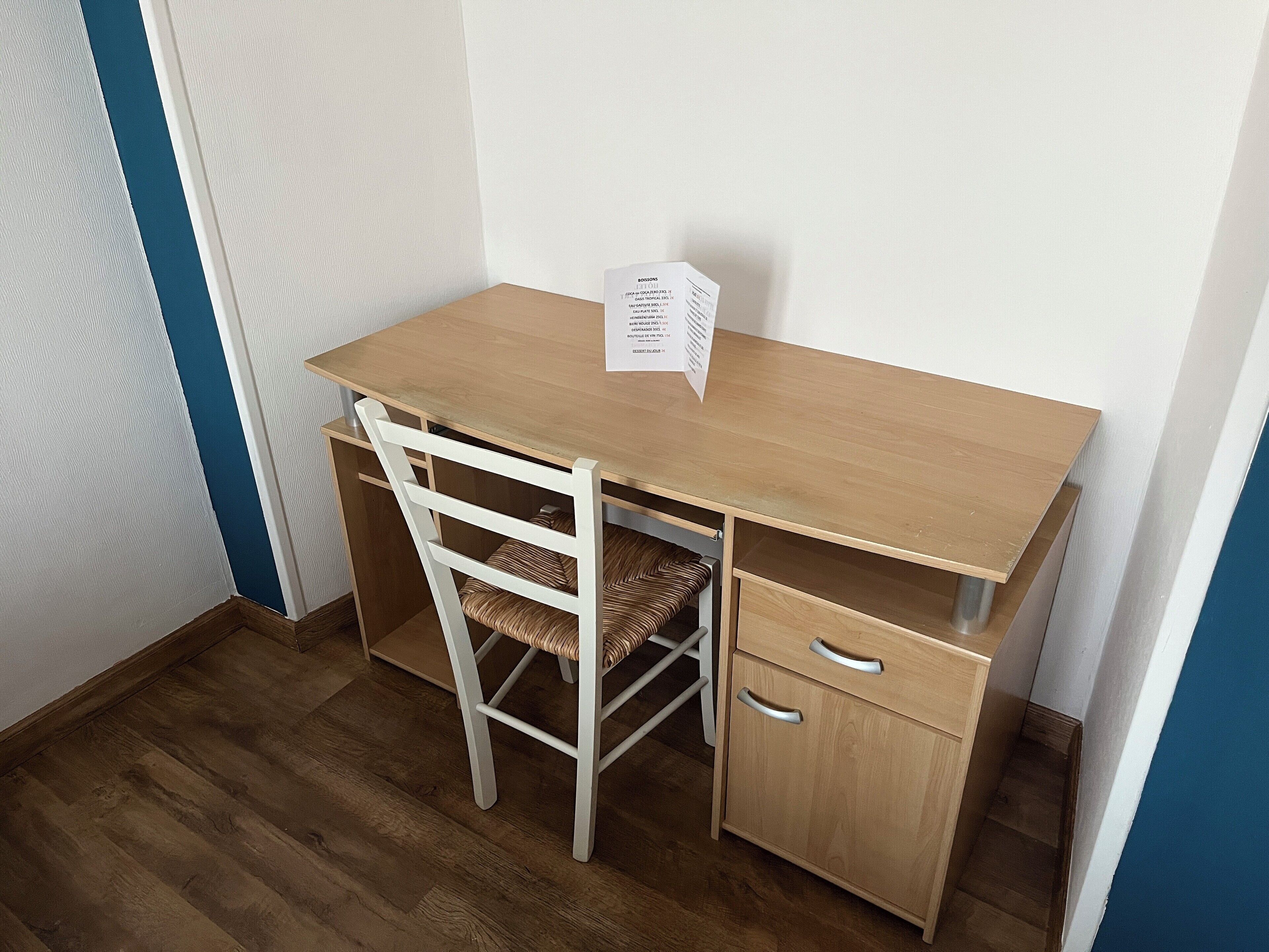 family room, 2 bedrooms | living area | 81-cm flat-screen tv with digital channels, tv