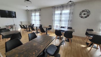 Buffet breakfast on weekends (EUR 10 per person)