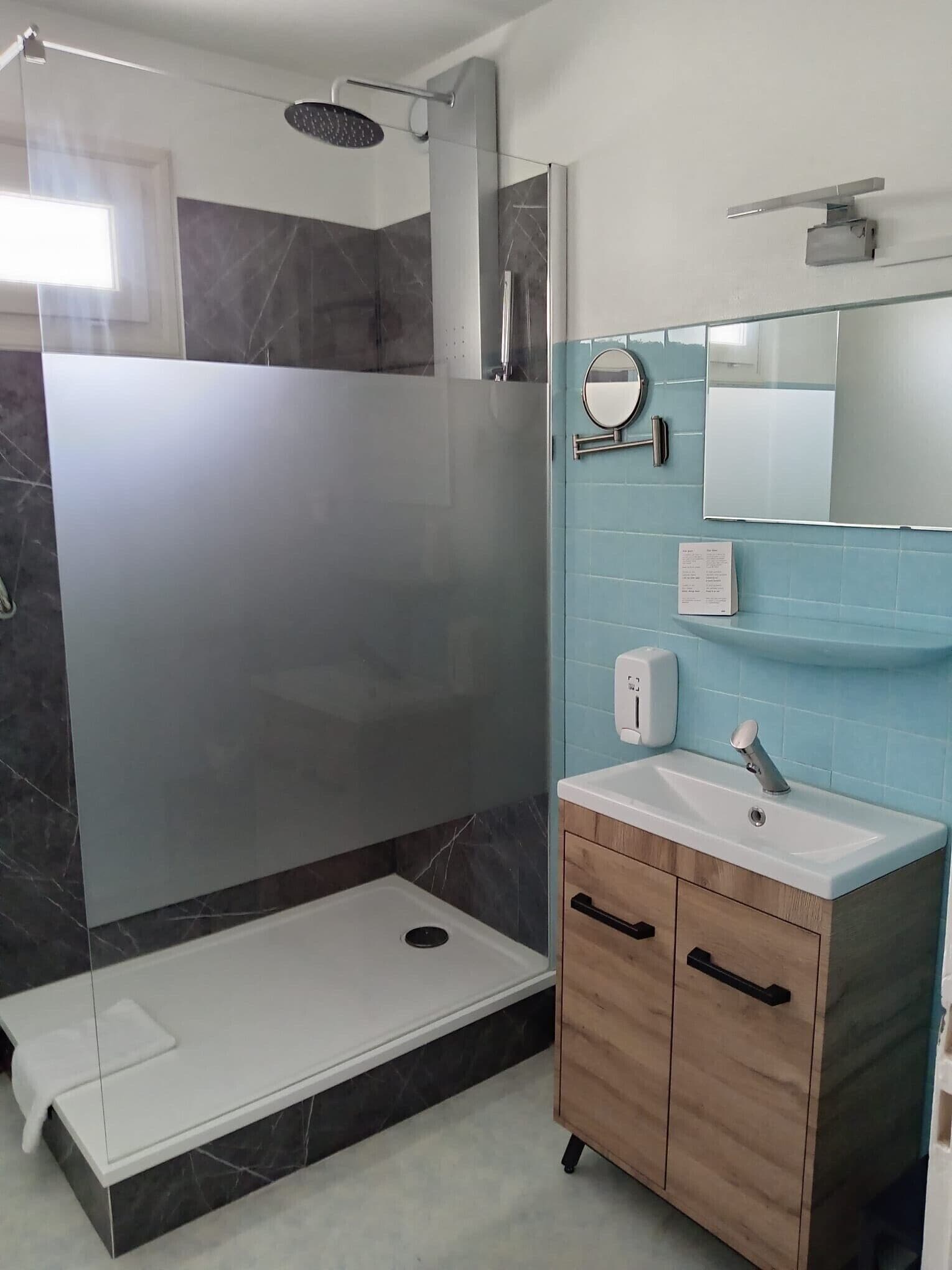 Foto - Hôtel Le Lyon Vert Commentry