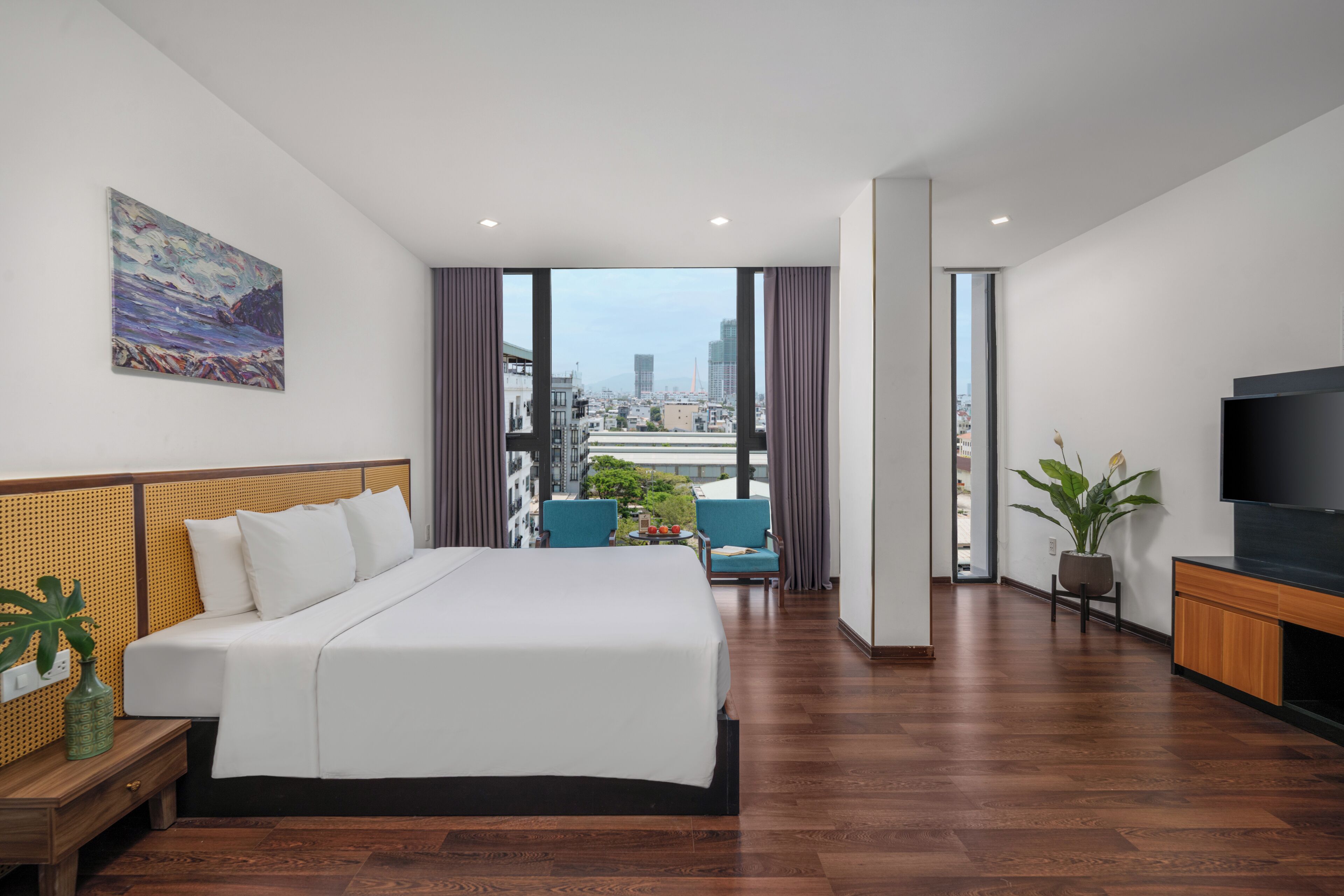 Quarto casal executivo | Roupas de cama antialérgicas, frigobar, escrivaninha