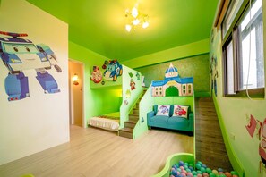 Quadruple Room | Private kitchen | Full-size fridge, coffee/tea maker