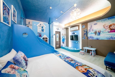 Family Quadruple Room, 1 Bedroom | Children's theme room