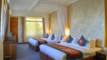 Deluxe Room | Premium bedding, minibar, in-room safe, desk