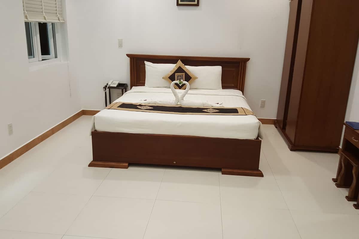 in-room safe, individually furnished, soundproofing, free wifi