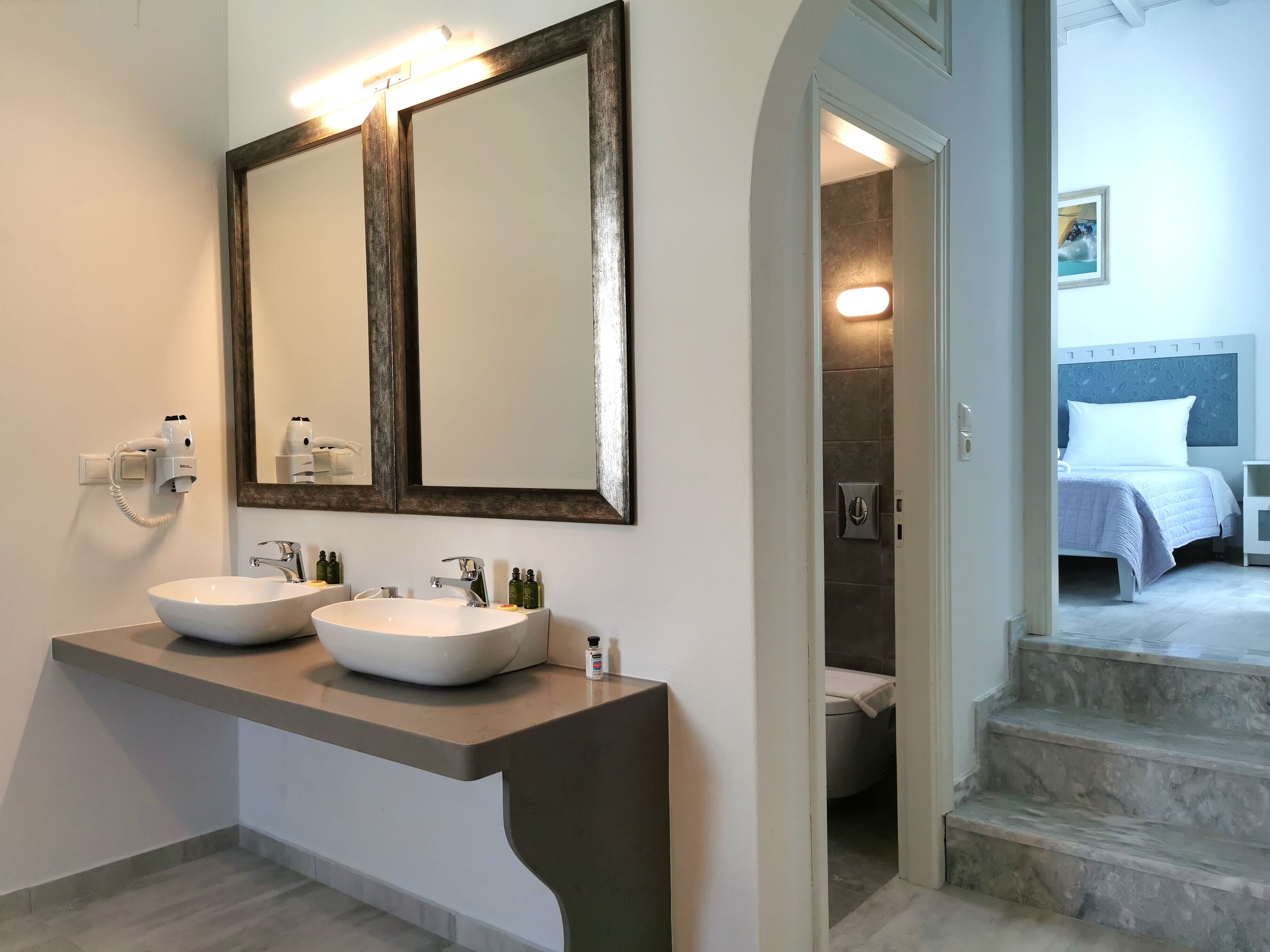 apartment, 1 bedroom, sea view | bathroom | shower, free toiletries, hair dryer, slippers